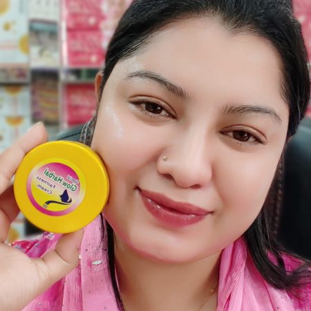 Special Glow Harbal Fairness Cream 20-25gm (Saffron Goat Milk Soap-100g Free)